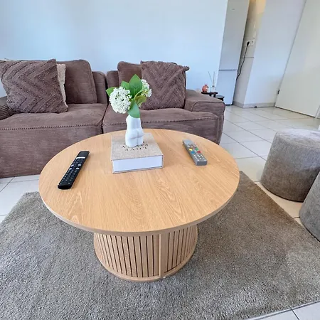 شقة Modern 4-room 3 Bedrooms Netflix Parking *