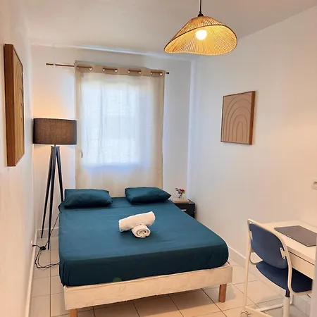 Modern 4-room 3 Bedrooms Netflix Parking شقة