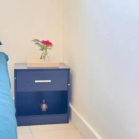 Modern 4-room 3 Bedrooms Netflix Parking شقة *