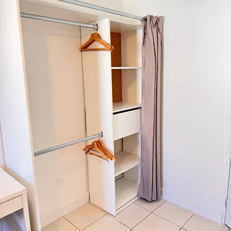 شقة Modern 4-room 3 Bedrooms Netflix Parking *