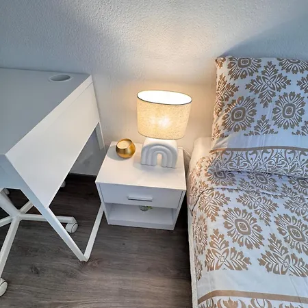 Modern 4-room 3 Bedrooms Netflix Parking شقة *