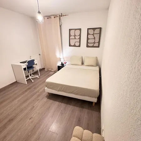 Modern 4-room 3 Bedrooms Netflix Parking شقة
