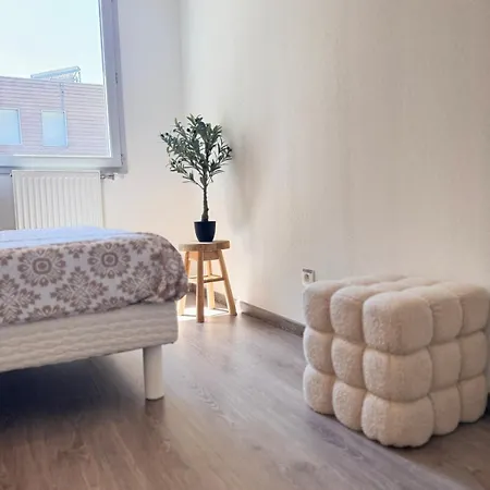 Modern 4-room 3 Bedrooms Netflix Parking شقة تولوز